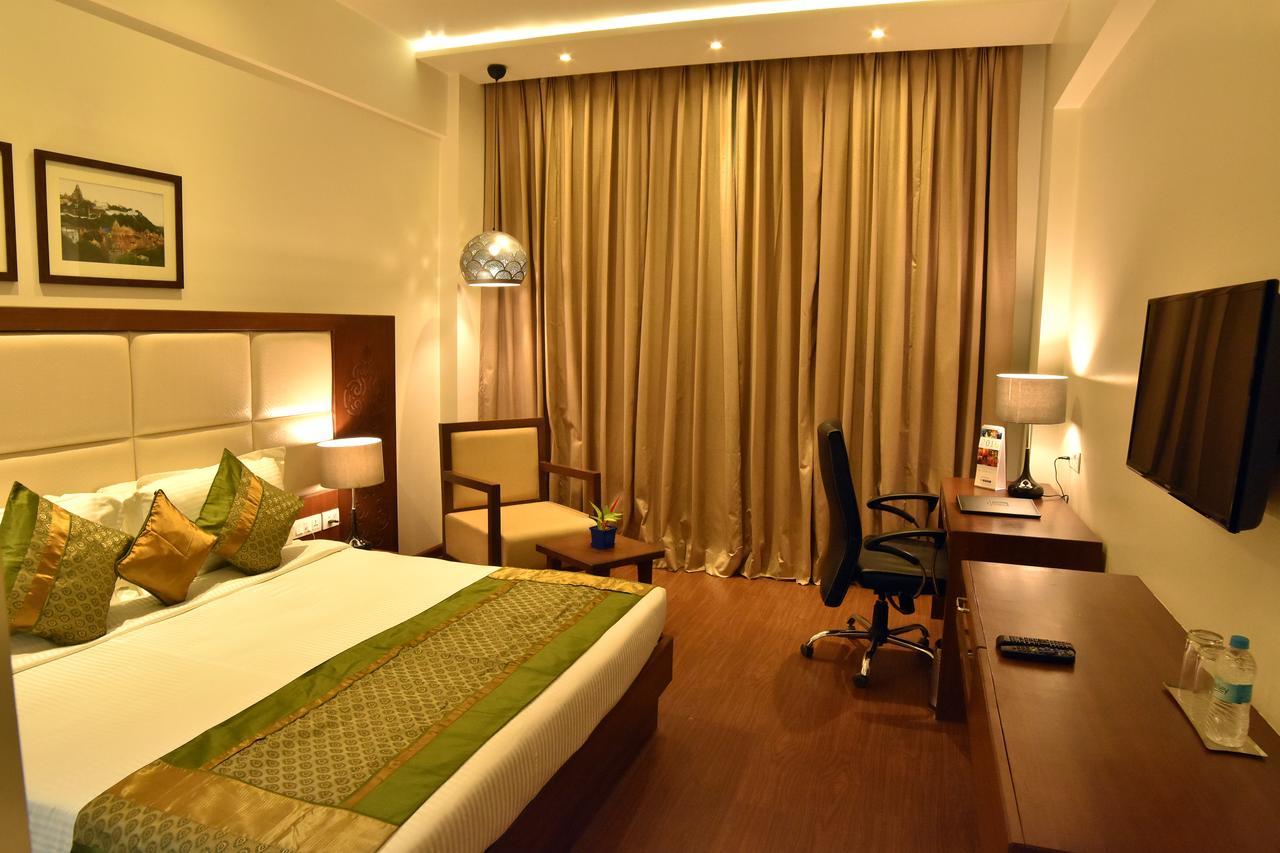 Comfort Inn Donil Vadodara Exterior foto