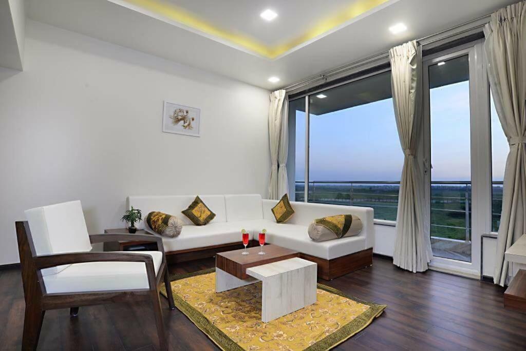 Comfort Inn Donil Vadodara Exterior foto